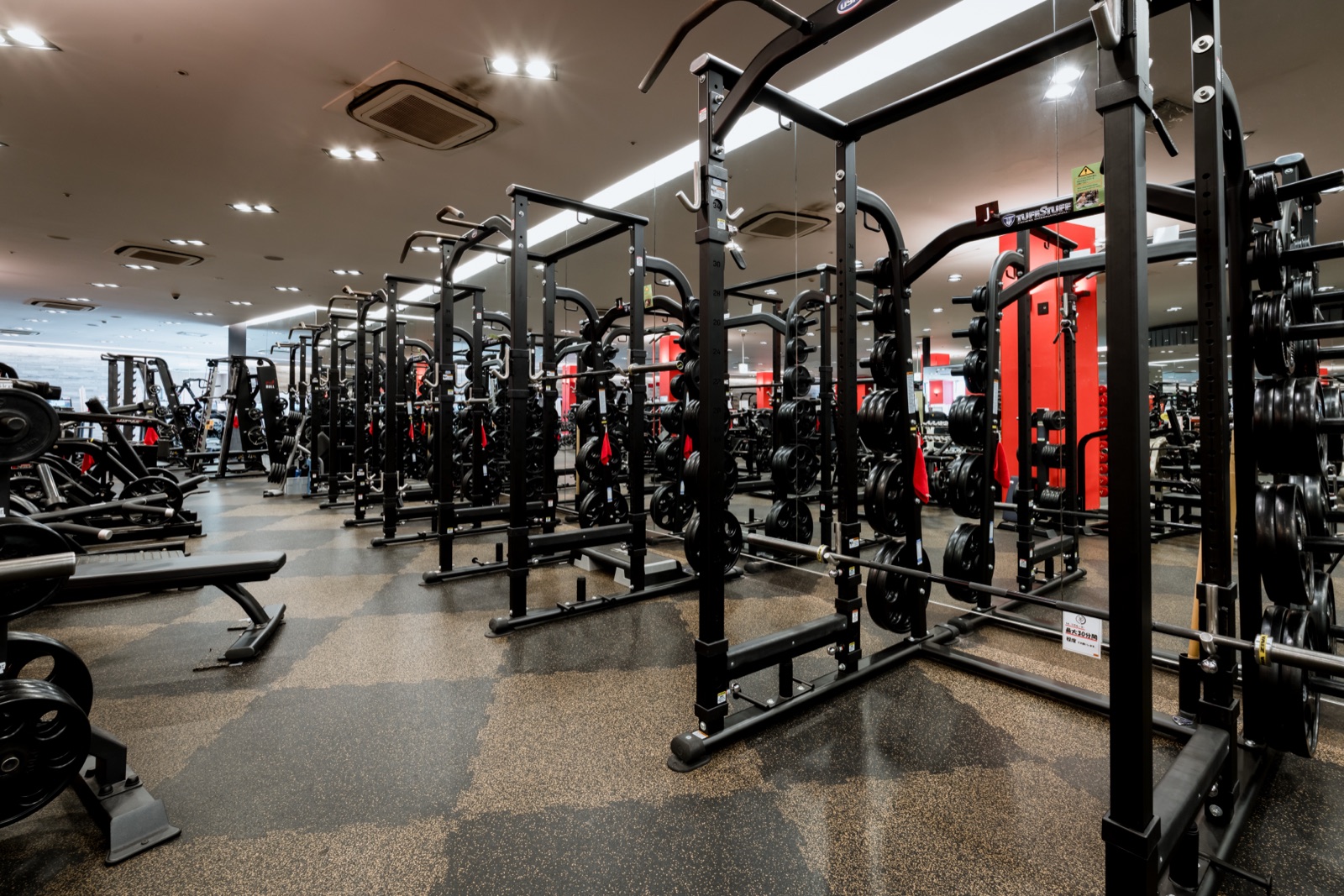 FITREXのジムエリア